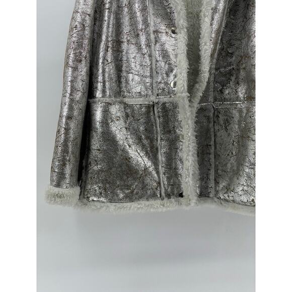 URBAN OUTFITTERS Women's Silver Metallic Faux-Fur Button-Down Coat SZ M - Picture 7 of 12